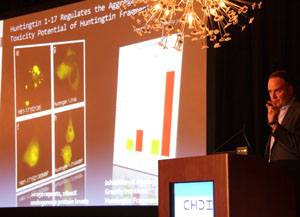 캐나다 맥마스터 대학교의 레이 트루언트(Ray Truant)는 비정상적인 헌팅틴 단백질의 행동에 대한 연구로 상을 받았습니다.