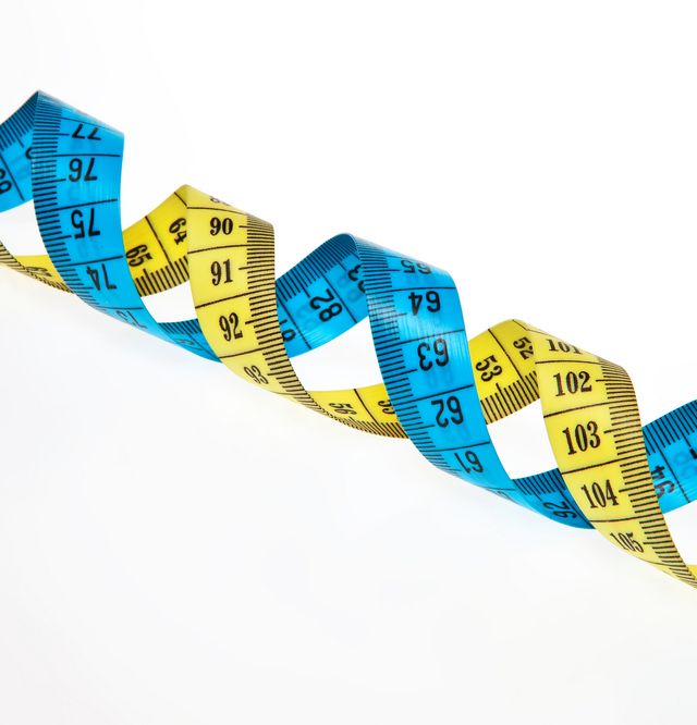 헌팅턴병 유전자 검사는 사람의 HD 유전자 두 복사본에 있는 CAG 반복 횟수를 측정하는 것을 포함합니다.