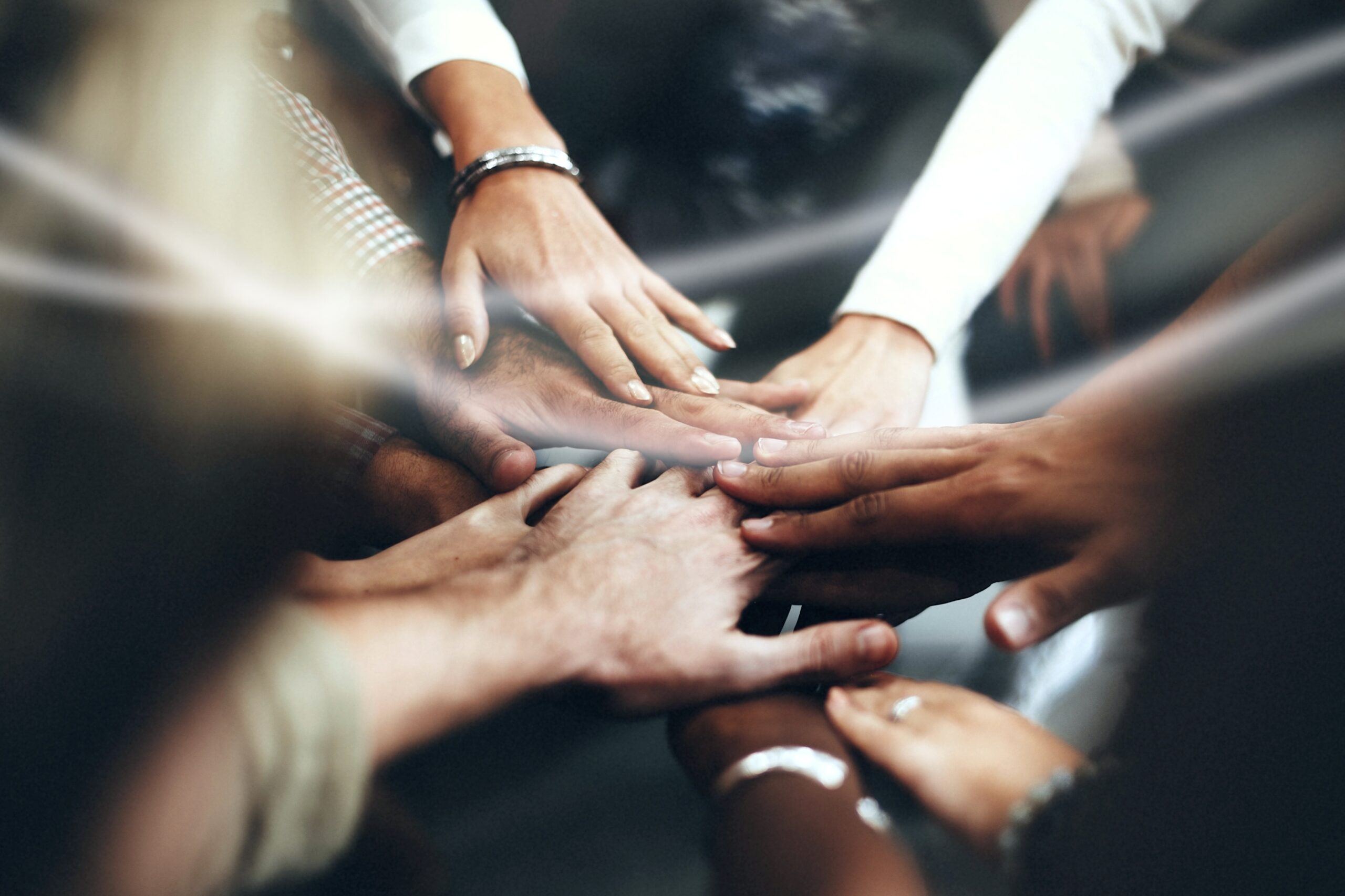 유니큐어, AMT-130 관련 FDA 회의록 수령… 지역사회 지지 여전히 강력